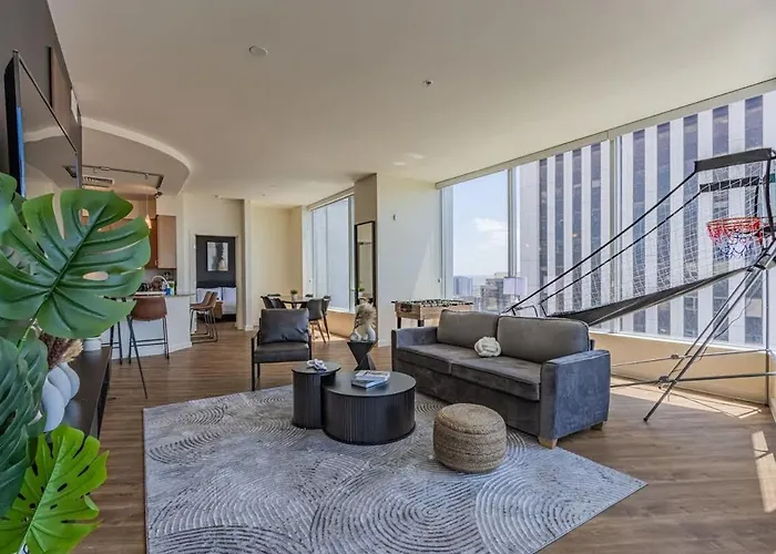 Luxury 28th Floor High Rise, Gym, Parking, Pool, Golf Apartamento Phoenix