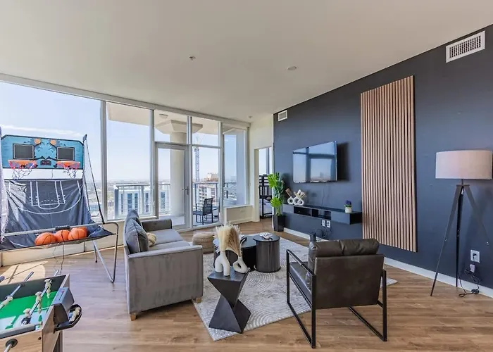 Luxury 28th Floor High Rise, Gym, Parking, Pool, Golf Apartamento Phoenix