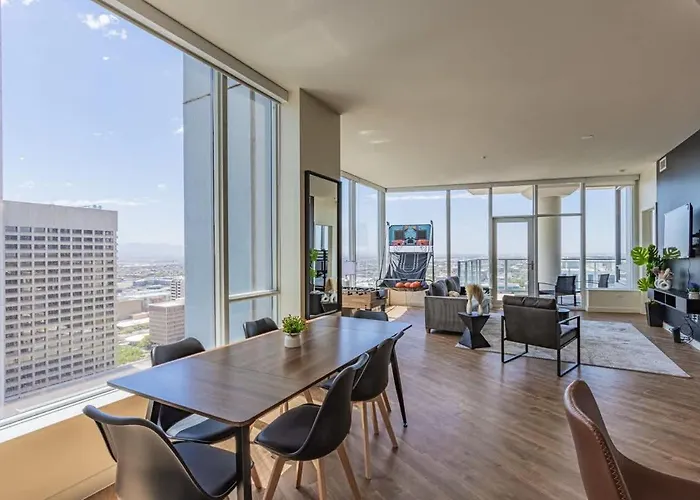 Luxury 28th Floor High Rise, Gym, Parking, Pool, Golf *
