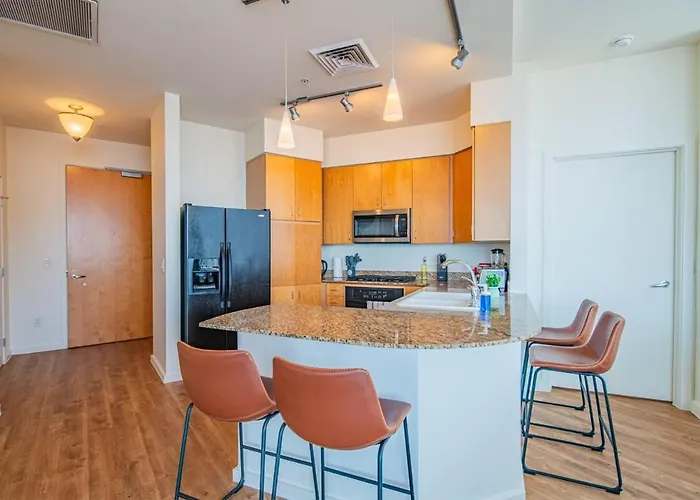 Luxury 28th Floor High Rise, Gym, Parking, Pool, Golf Apartamento Phoenix