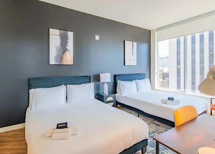 Luxury 28th Floor High Rise, Gym, Parking, Pool, Golf Apartamento *