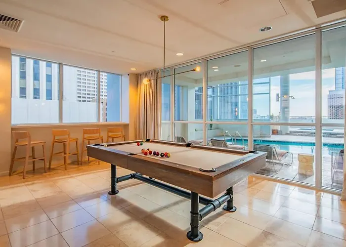 Luxury 28th Floor High Rise, Gym, Parking, Pool, Golf Apartamento Phoenix