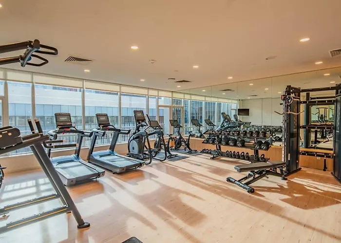 Luxury 28th Floor High Rise, Gym, Parking, Pool, Golf