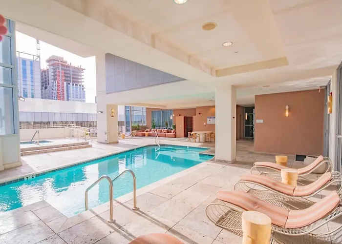 Luxury 28th Floor High Rise, Gym, Parking, Pool, Golf *